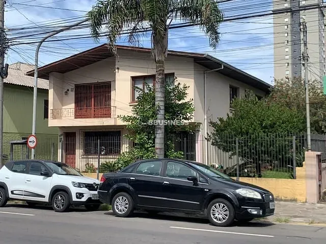 Terreno com 899m², à venda, no bairro Nossa Senhora de Lourdes em Caxias do Sul