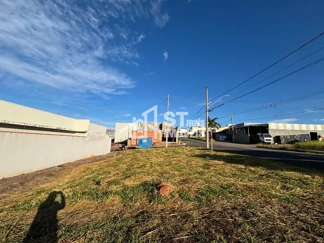 Terreno com 270m², à venda, no bairro Jardim Mirante em Andradas