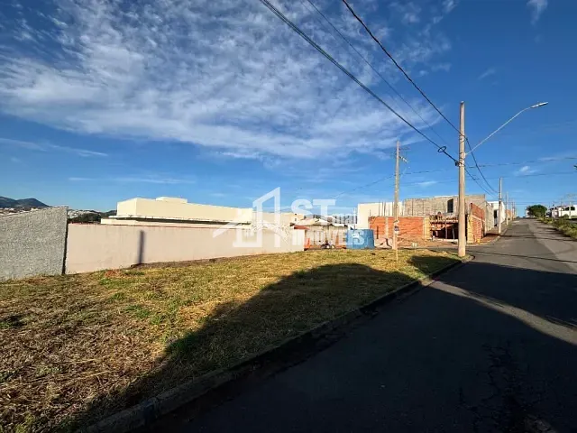 Terreno com 270m², à venda, no bairro Jardim Mirante em Andradas