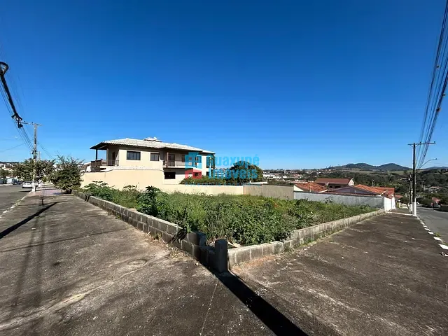 Terreno com 720m², à venda, no bairro Agenor de Lima em Guaxupé