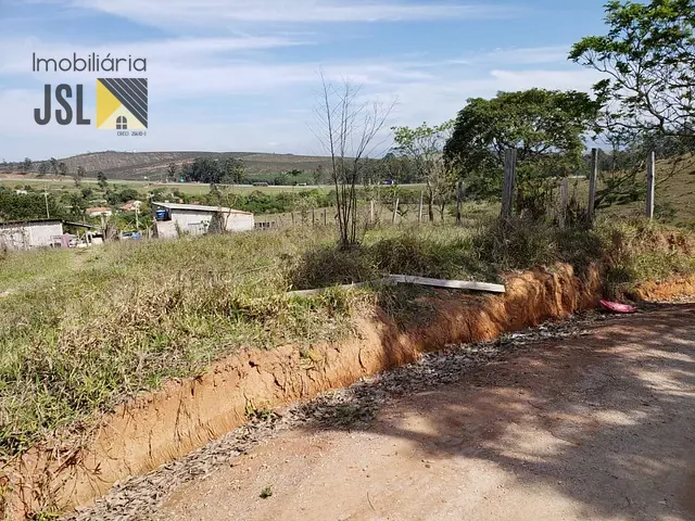 Terreno com 1600m², à venda, no bairro Vila Velha em Caçapava