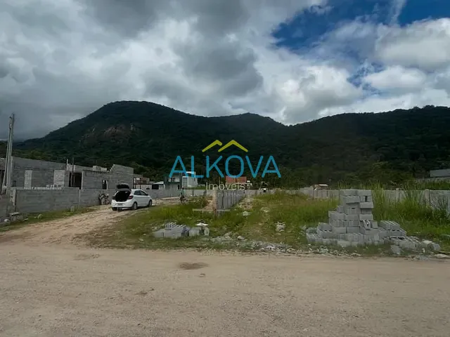 Terreno com 384m², à venda, no bairro Massaguaçu em Caraguatatuba