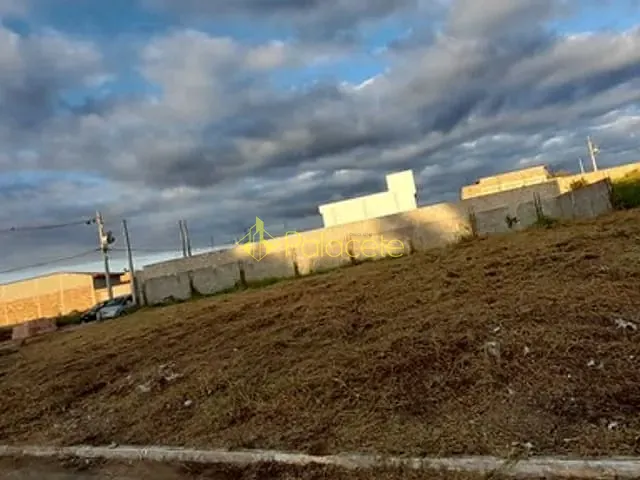 Terreno com 248m², à venda, no bairro Areao em Taubaté