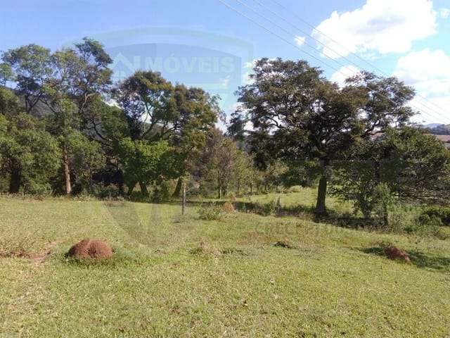 Terreno com 2300m², à venda, no bairro Toledo em Toledo