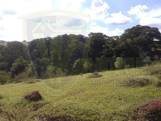 Terreno com 2300m², à venda, no bairro Toledo em Toledo