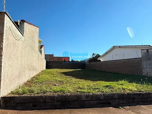 Terreno com 360m², à venda, no bairro Residencial Nova Floresta em Guaxupé