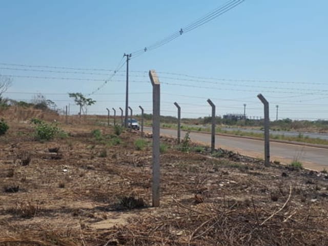 Terreno com 1620m², à venda, no bairro Petrópolis em Várzea Grande