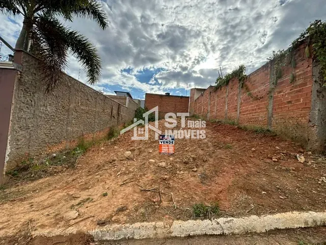 Terreno com 160m², à venda, no bairro David de Paula em Andradas