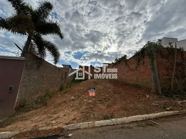 Terreno com 160m², à venda, no bairro David de Paula em Andradas
