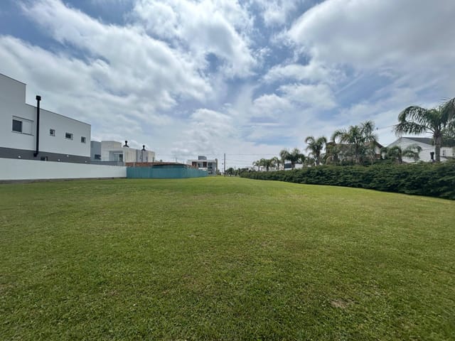 Terreno com 434m², à venda, no bairro Laranjal em Pelotas