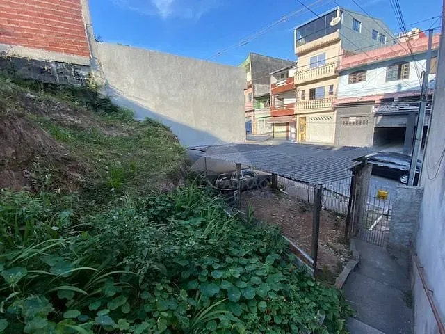 Terreno com 349m², à venda, no bairro Vila Falchi em Mauá