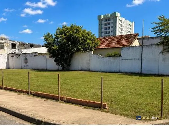 Terreno com 350m², à venda, no bairro Parque Turf Club em Campos dos Goytacazes