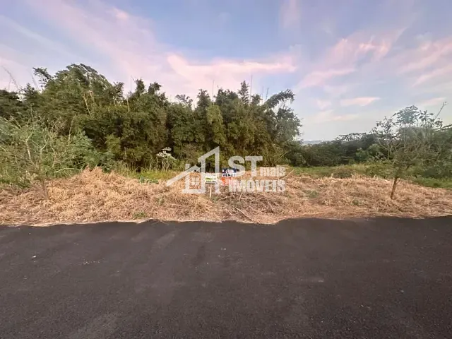 Terreno com 217m², à venda, no bairro Recanto da Serra em Andradas