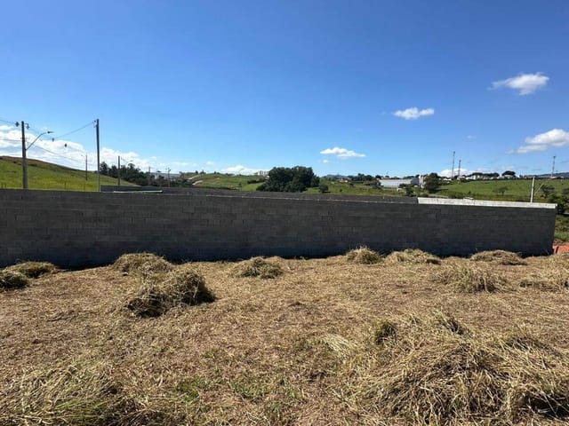 Terreno com 225m², à venda, no bairro Morada da Serra em Extrema