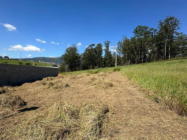 Terreno com 225m², à venda, no bairro Morada da Serra em Extrema