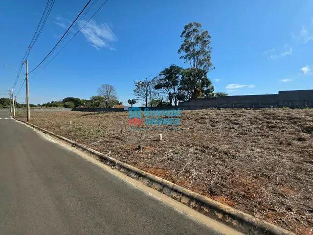 Terreno com 330m², à venda, no bairro condomínio em Guaxupé