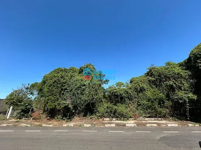 Terreno com 720m², à venda, no bairro Bebedouro em Guaxupé