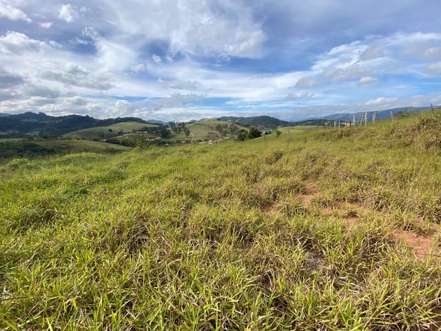 Terreno com 1500m², à venda, no bairro Jardim em Extrema