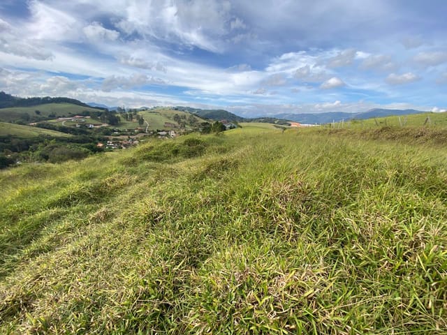 Terreno com 1500m², à venda, no bairro Jardim em Extrema