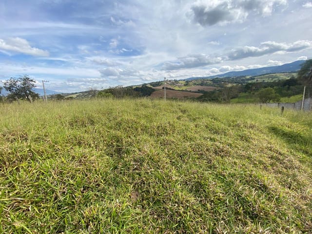 Terreno com 1500m², à venda, no bairro Jardim em Extrema