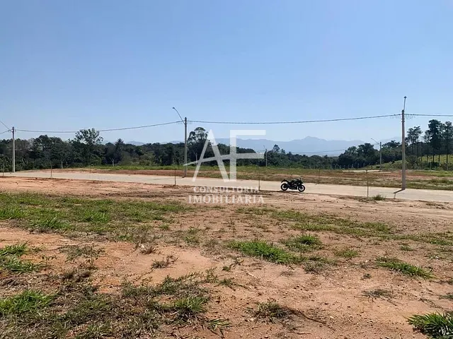 Terreno com 210m², à venda, no bairro Parque Senhor do Bonfim em Taubaté