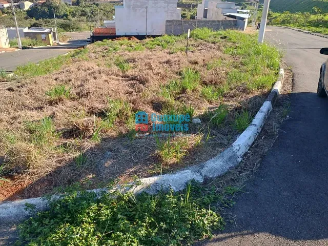Terreno com 293m², à venda, no bairro Jardim Limoeiro II em Guaxupé