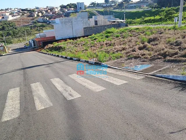 Terreno com 293m², à venda, no bairro Jardim Limoeiro II em Guaxupé