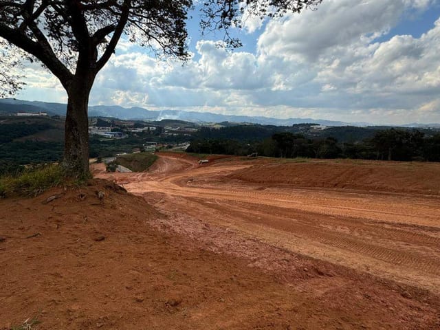 Terreno com 250m², à venda, no bairro Jardim Olivotti em Extrema
