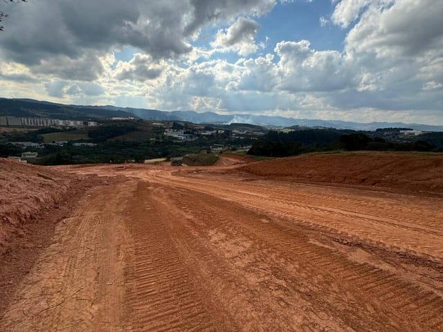 Terreno com 250m², à venda, no bairro Jardim Olivotti em Extrema