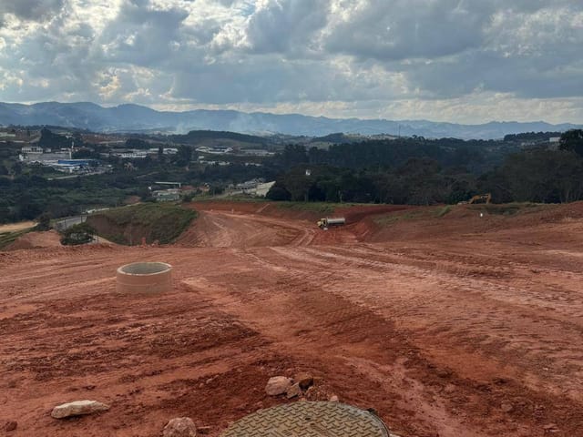 Terreno com 250m², à venda, no bairro Jardim Olivotti em Extrema