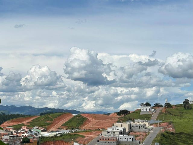 Terreno com 250m², à venda, no bairro Jardim Olivotti em Extrema