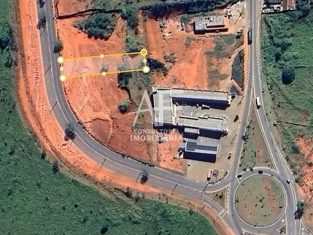 Terreno com 1400m², à venda, no bairro Jardim Baronesa em Taubaté