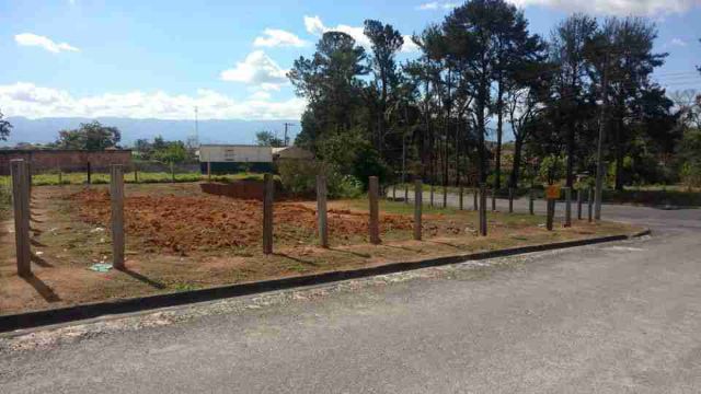 Terreno com 307m², à venda, no bairro Vitória Vale III em Pindamonhangaba
