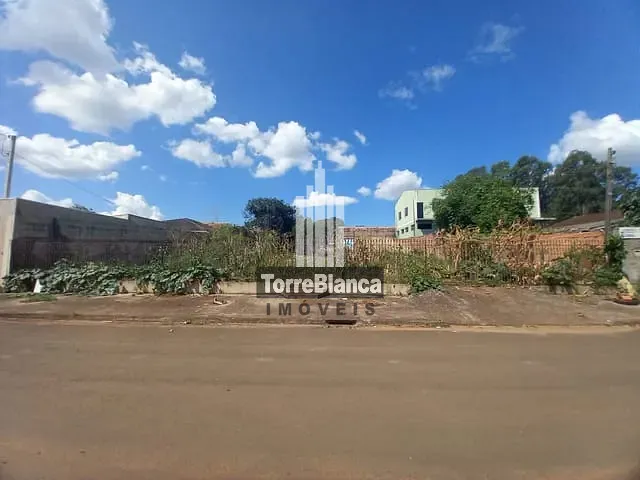 Terreno com 726m², à venda, no bairro Uvaranas em Ponta Grossa
