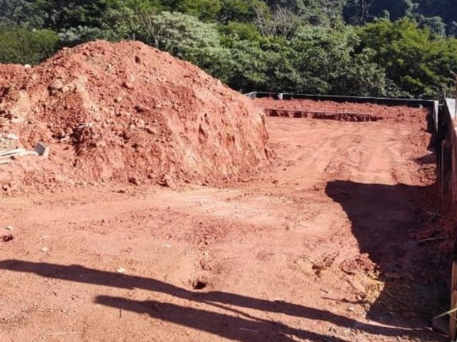 Terreno com 398m², à venda, no bairro Parque dos Caetes em Cotia
