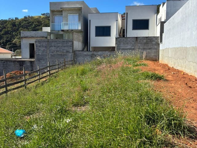 Terreno com 250m², à venda, no bairro Manacás em Extrema