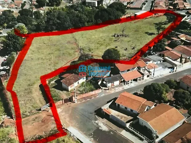 Terreno com 7900m², à venda, no bairro Recreio dos Bandeirantes em Guaxupé