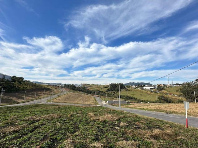 Terreno com 225m², à venda, no bairro Morada sa Serra em Extrema