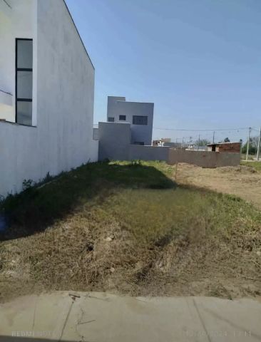 Terreno com 140m², à venda, no bairro Cidade Jardim  em Campos dos Goytacazes