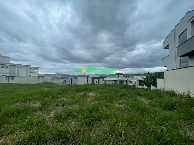 Terreno com 450m², à venda, no bairro Condomínio Residencial Jaguary em São José dos Campos