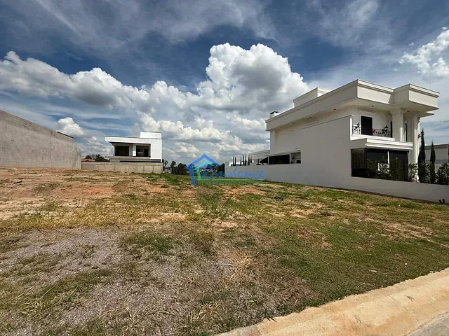 Terreno com 360m², à venda, no bairro Jardim Residencial Sapezal em Indaiatuba