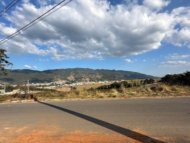 Terreno com 228m², à venda, no bairro Sierra em Extrema