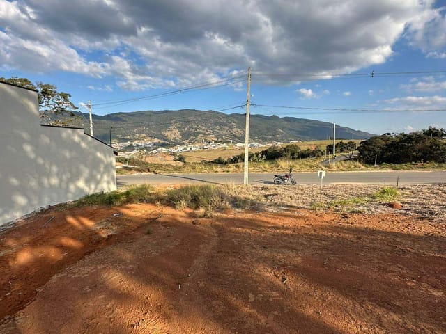 Terreno com 228m², à venda, no bairro Sierra em Extrema