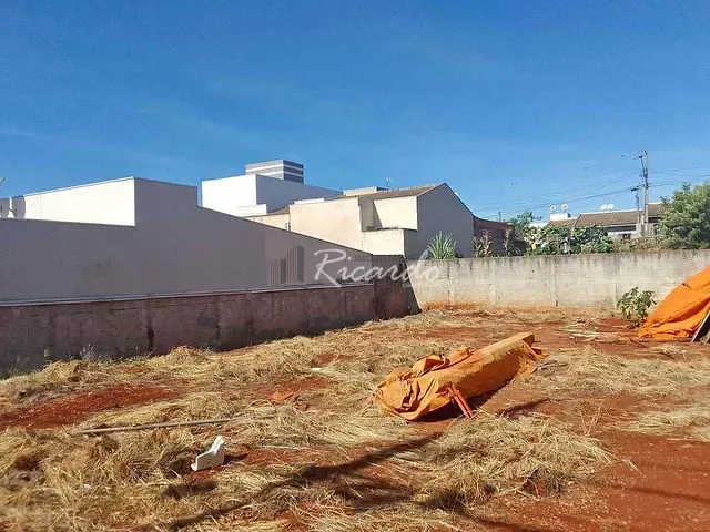 Terreno com 252m², à venda, no bairro Jardim San Raphael V em Arapongas