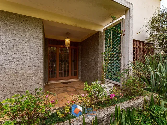 Casa com 625m² 3 quartos e 3 banheiros, à venda, no bairro Pacaembu em São Paulo