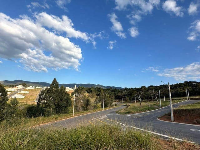 Terreno com 215m², à venda, no bairro Miranta do Matão em Extrema
