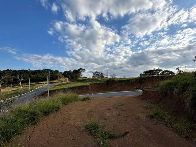 Terreno com 215m², à venda, no bairro Miranta do Matão em Extrema
