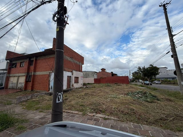 Terreno com 720m², à venda, no bairro Cinqüentenário em Caxias do Sul