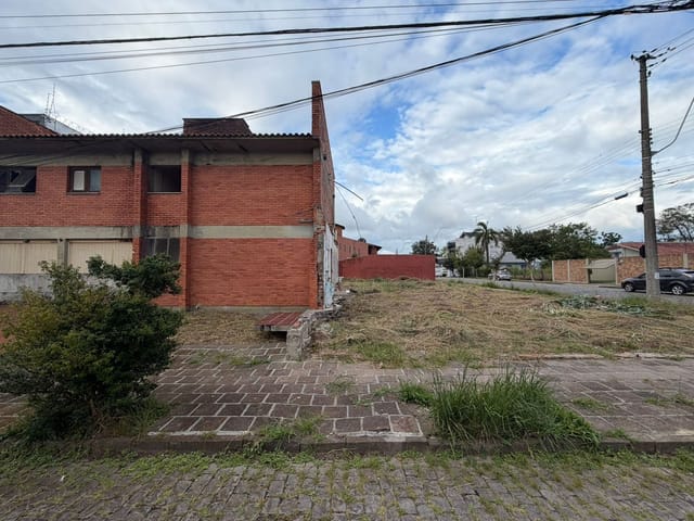 Terreno com 720m², à venda, no bairro Cinqüentenário em Caxias do Sul
