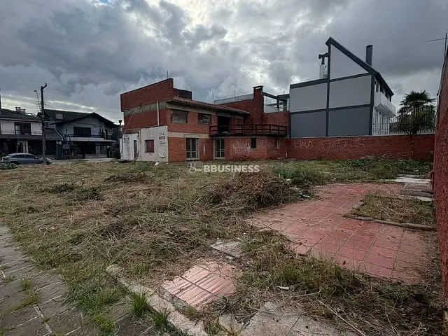 Terreno com 720m², à venda, no bairro Cinqüentenário em Caxias do Sul
